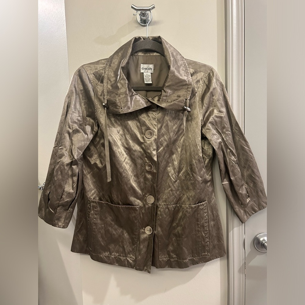 Chico’s Jacket 0 Gold Metallic Rain Coat Gold Dots Collared Buttons